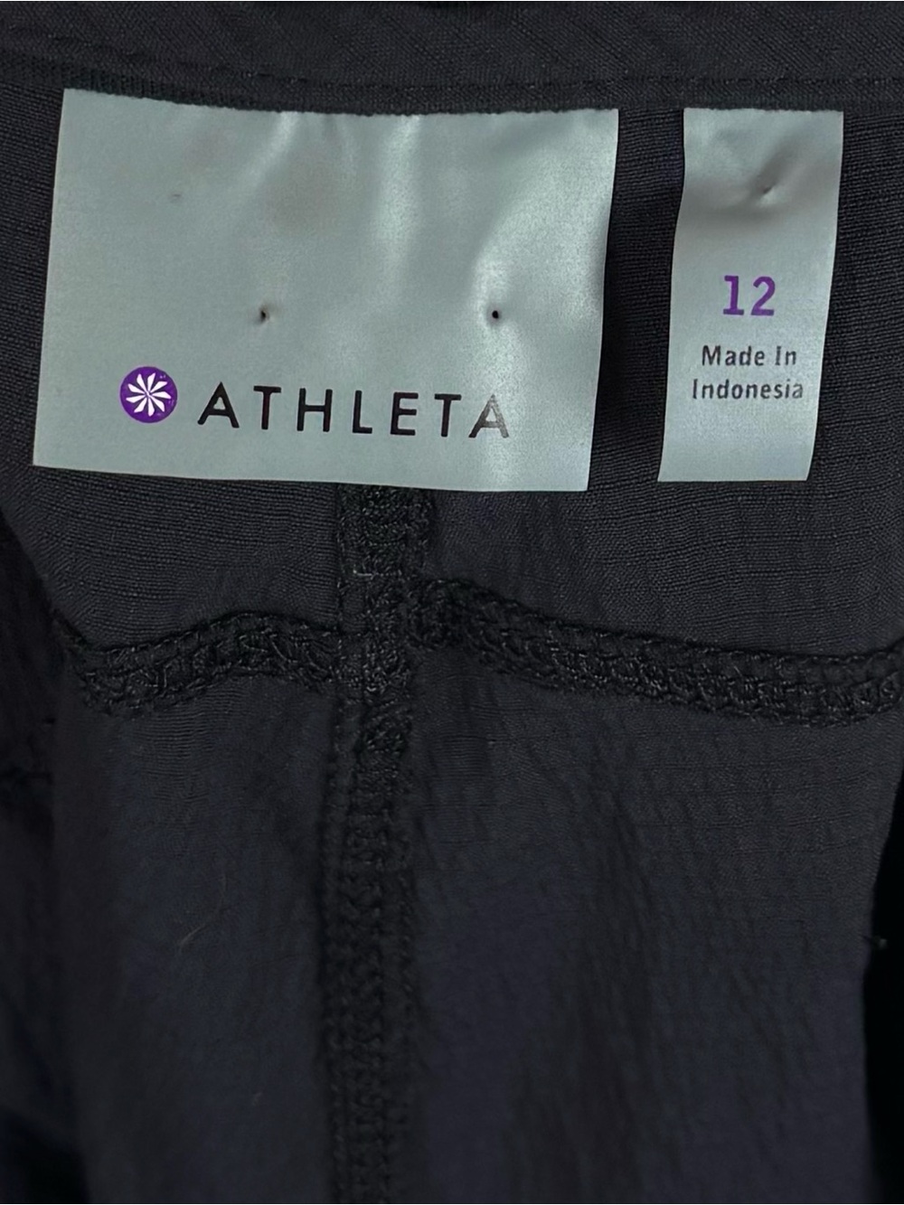 Athleta Trekkie 2.0 Black Bermuda Cargo Shorts Women’s 12 Utility Golf Hiking - Picture 3 of 8
